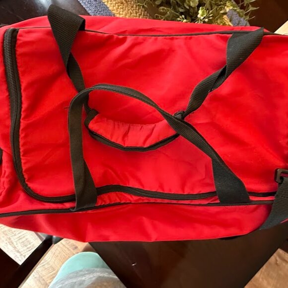 Nike Red & Black Large Duffle bag great for men, women, or kids - Picture 8 of 8